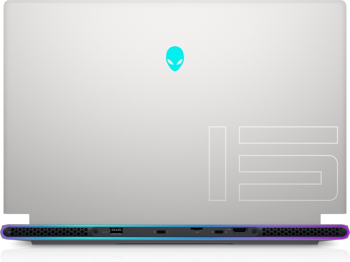 Alienware X15 R1 (2021) Alienware X15 R1 (2021)