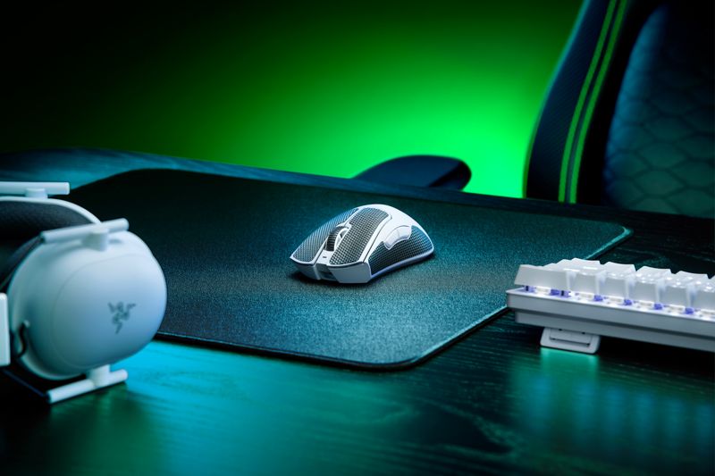 Razer Mang Huyền Thoại Chuột Gaming Siêu Nhẹ Trở Lại - Razer Deathadder V3 Pro