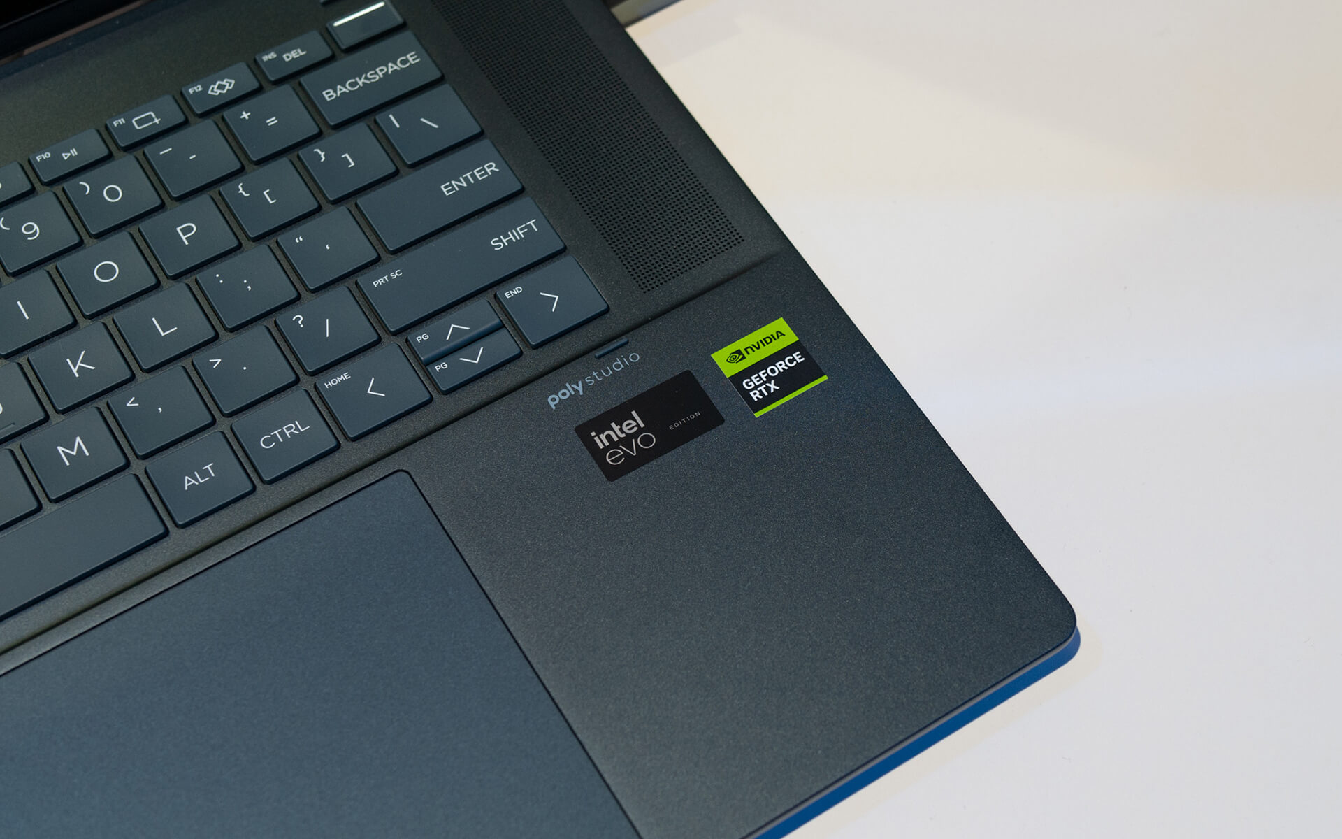 Laptop Hp Nam Nay Se Thay Bo Bang Logo Poly Studio Laptop Hp Năm Nay Sẽ Thay B&Amp;O Bằng Logo Poly Studio