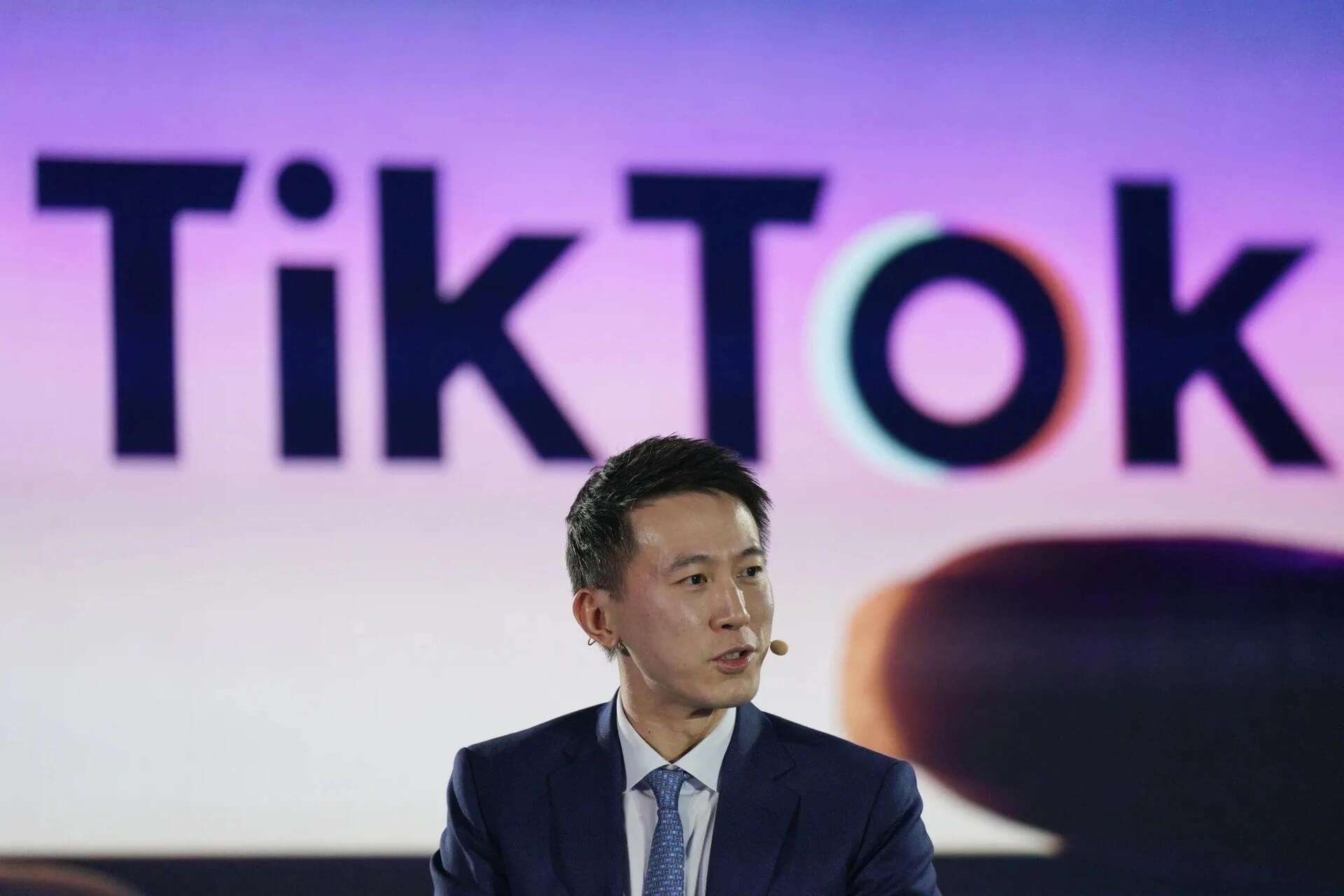 Giam Doc Dieu Hanh Tiktok Shou Zi Chew. Anh Bloomberg Sắp Bị Cấm, Sếp Tiktok Tìm Đến Ông Trump