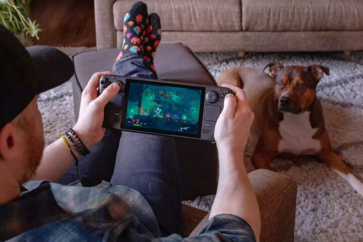 Intel ramps up competition with AMD in the handheld PC gaming market