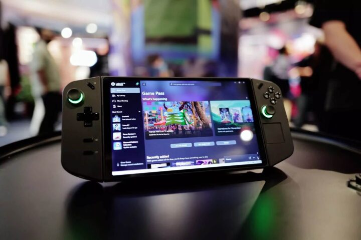 Microsoft's next-generation gaming strategy: Handheld Xbox, PC-hybrid Xbox, or both?
