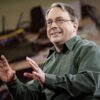 Chuyển Giao Quyền Lực Linux - Tương Lai Ra Sao Khi Vắng Bóng Linus Torvalds?