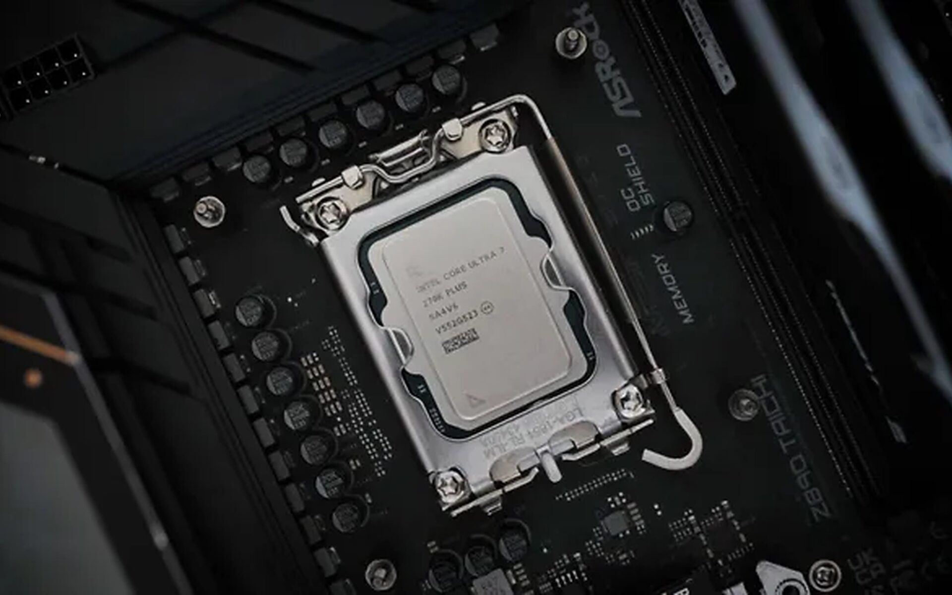 Intel Noi Game Con Bo Phi Toi 30 Hieu Nang Cpu Nguoi Dung Laptop Nen Hieu Gi Featured Intel Nói Game Còn Bỏ Phí Tới 30% Hiệu Năng Cpu: Người Dùng Laptop Nên Hiểu Gì?