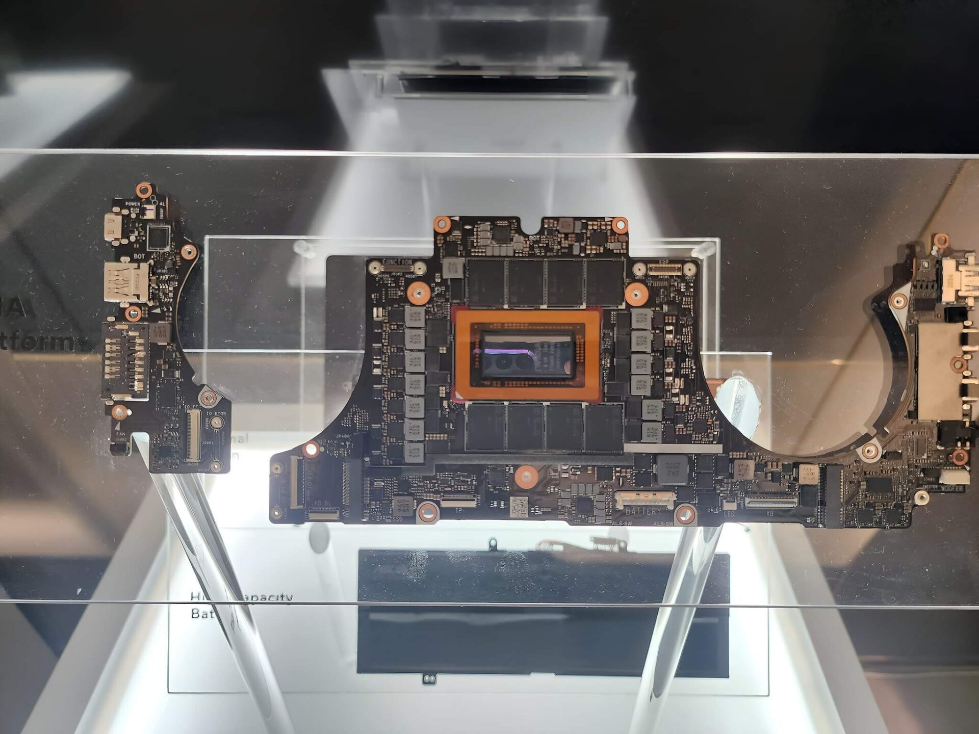 Trải Nghiệm Laptop Rtx Spark Đầu Tiên Tại Computex 2026